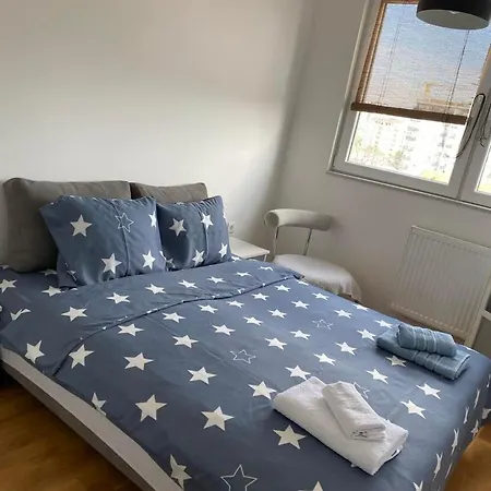 Modern A&f In Center *