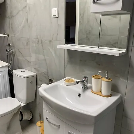 Modern A&f In Center