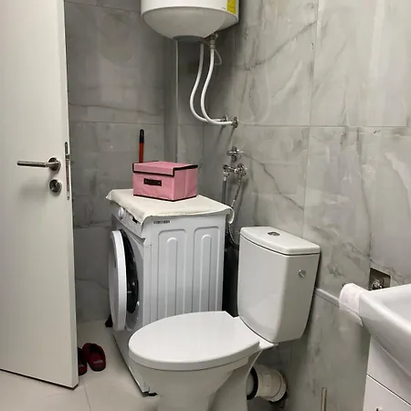 Modern A&f In Center