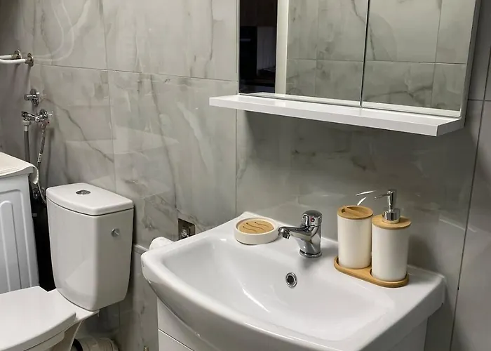 Modern A&f In Center